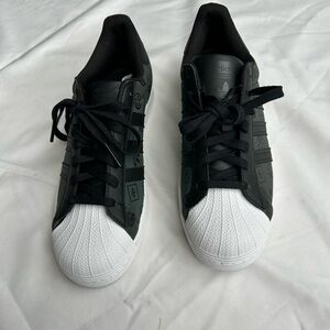 Adidas Men's Black and White Sneakers